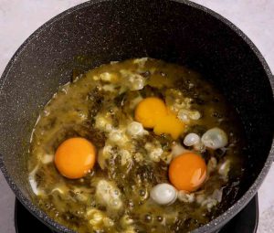 add eggs to torshi tareh