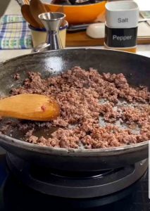 Preparing the minced meat