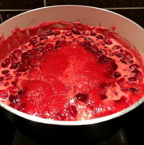 Bring the cornelian cherry to a boil