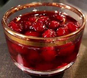 How to prepare cornelian cherry jam with seed